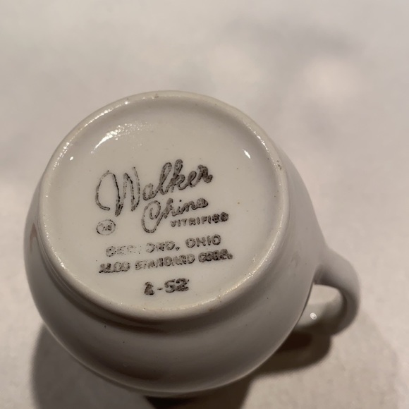 Walker China mini white pitcher - Picture 4 of 4